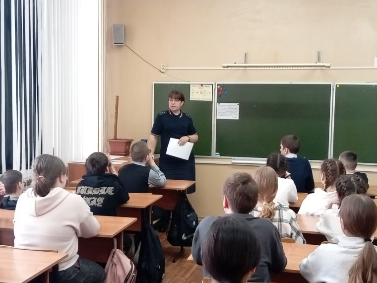 Профилактическая беседа по теме: «Экстремизм: понятие, виды, ответственность», в которой приняли участие обучающиеся 7-а класса..